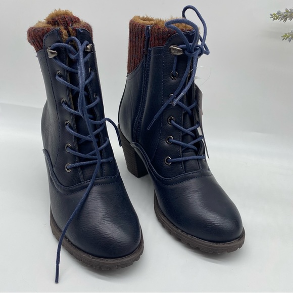 MUK LUKS LUKEES Women's Lacy Lori Boots Fashion in faux leather Navy size 6.5 - Picture 1 of 9